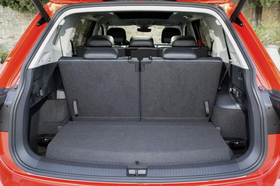 Багажник Volkswagen Tiguan Allspace 2017 года  (WW) (фото 48 из 55)